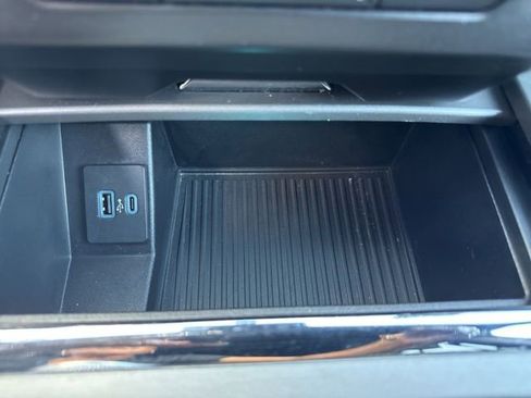 Used 2021 Ford Expedition XLT image 25