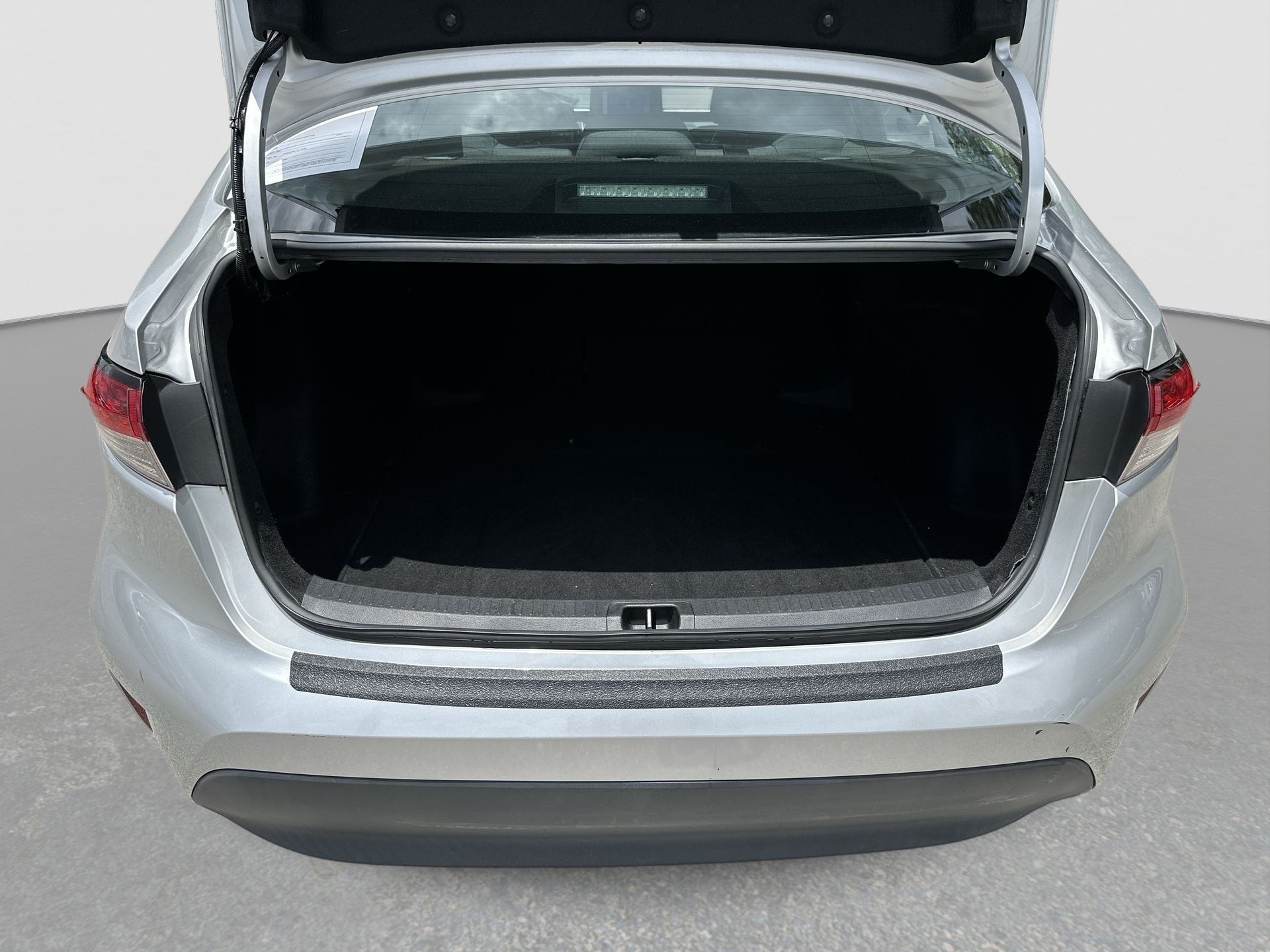 Used 2023 Toyota Corolla LE FWD image 25