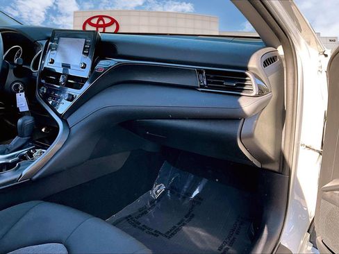 Used 2022 Toyota Camry LE image 15
