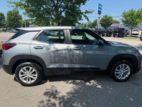 Used 2023 Chevrolet TrailBlazer LS FWD image 6