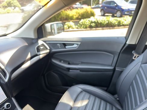 Used 2024 Ford Edge SEL image 15