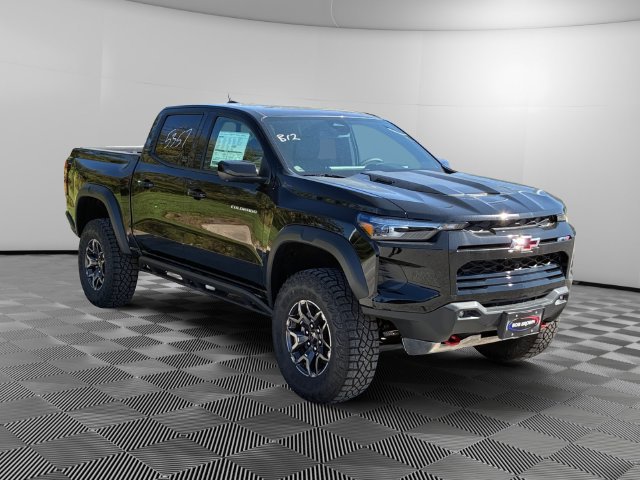 New 2026 Chevrolet Colorado ZR2 w/ Technology Package AWD/4WD image 7
