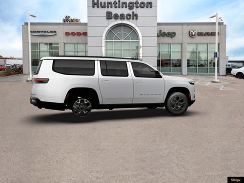 New 2026 Jeep Grand Wagoneer L Limited w/ Premium Group II image 15