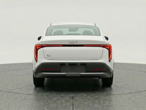 Used 2025 Kia K4 LXS image 7