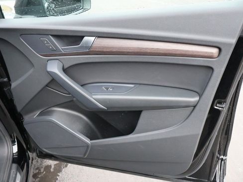 Used 2022 Audi Q5 2.0T Premium w/ Convenience Package image 14