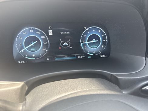 Used 2025 Hyundai Palisade SEL FWD image 8