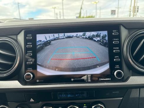 Used 2021 Toyota Tacoma TRD Off-Road w/ Technology Package AWD/4WD image 23
