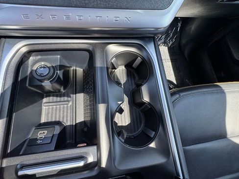 Used 2025 Ford Expedition Tremor AWD/4WD image 27