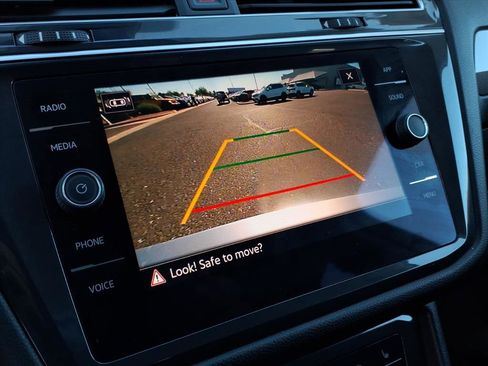 Certified 2024 Volkswagen Tiguan SE image 27