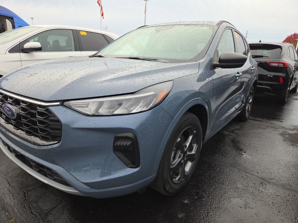 Certified 2024 Ford Escape ST-Line w/ Tech Pack #1 AWD/4WD image 1
