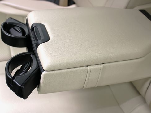 Used 2017 Mercedes-Benz GLC 300 w/ Premium 1 Package image 41