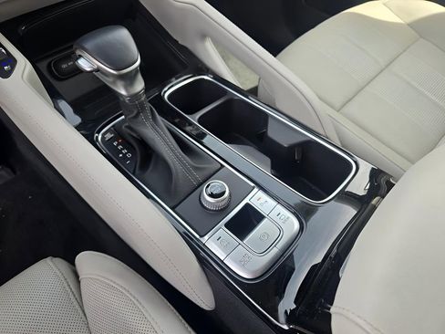 Used 2021 Kia Telluride SX w/ Towing Package FWD image 22