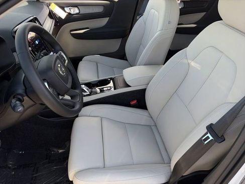 New 2026 Volvo XC40 B5 Plus w/ Protection Package Premier AWD/4WD image 20