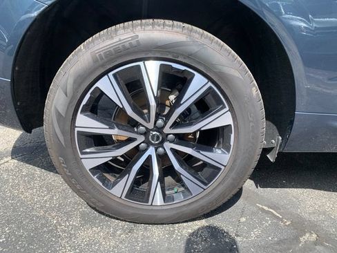 Used 2024 Volvo XC60 B5 Plus w/ Protection Package Premier AWD/4WD image 5