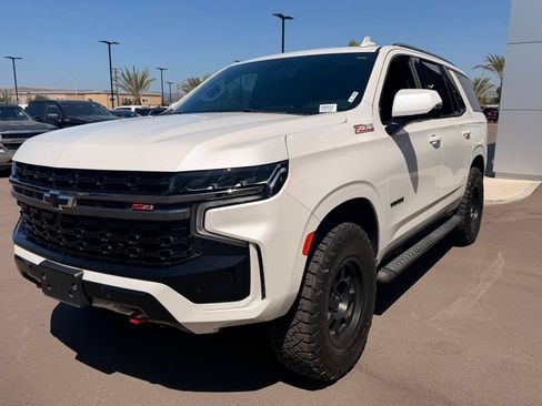 Used 2021 Chevrolet Tahoe Z71 w/ Luxury Package AWD/4WD image 4