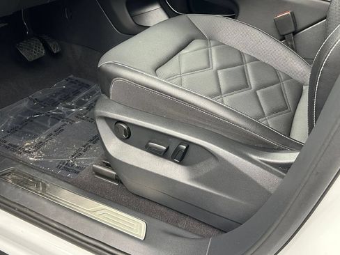 Used 2024 Volkswagen Atlas SE FWD image 12