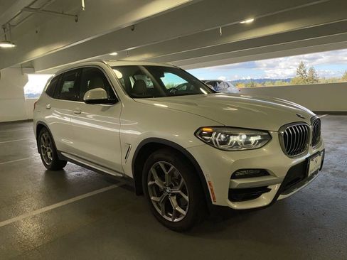 Used 2021 BMW X3 xDrive30e w/ Executive Package image 2