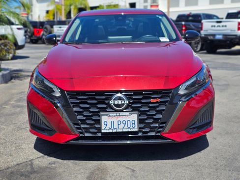 Used 2023 Nissan Altima 2.0 SR image 2