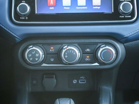 Used 2025 Nissan Versa SV w/ Trunk Package image 13