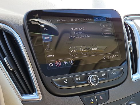 Used 2020 Chevrolet Malibu LT w/ Leather Package image 17