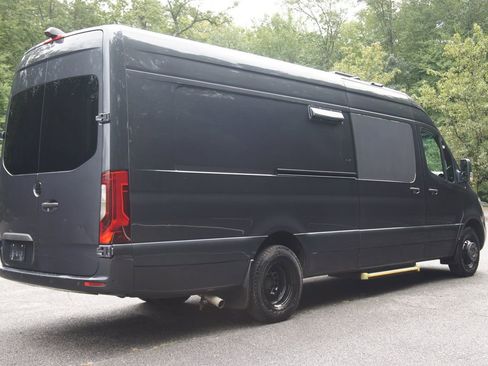 Used 2020 Mercedes-Benz Sprinter 4500 image 5