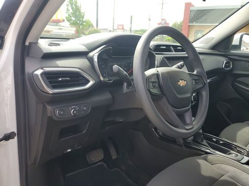 Used 2023 Chevrolet TrailBlazer LT FWD image 14