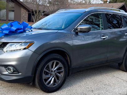 Used 2016 Nissan Rogue SV