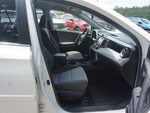 Used 2014 Toyota RAV4 LE FWD image 14