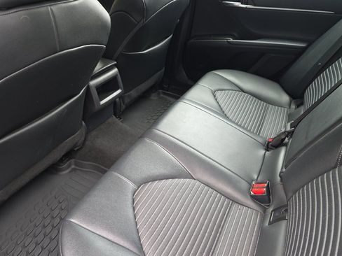 Used 2023 Toyota Camry SE image 9