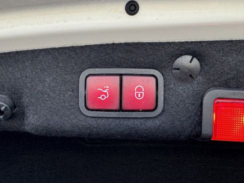 Used 2019 Mercedes-Benz C 300 C 300 image 15