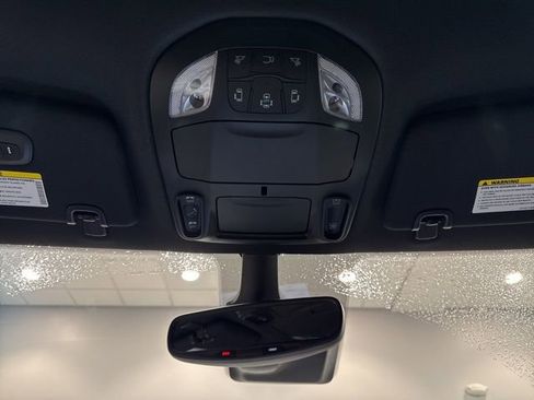 New 2026 Chrysler Pacifica Select w/ S Appearance Package image 31