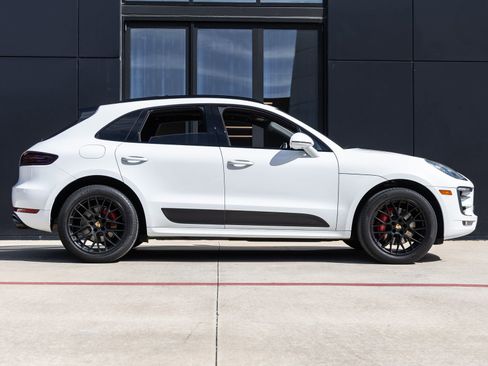 Certified 2017 Porsche Macan GTS image 12