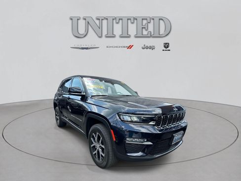 Used 2023 Jeep Grand Cherokee Limited AWD/4WD image 1