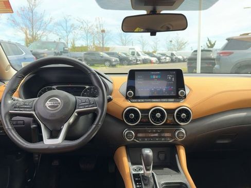 Used 2022 Nissan Sentra SV w/ SV Premium Package FWD image 3