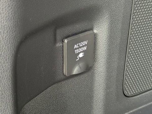 Used 2024 Toyota Highlander Platinum AWD/4WD image 34