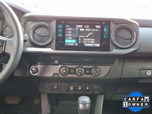 Used 2019 Toyota Tacoma TRD Sport image 16