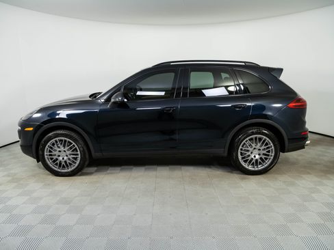 Used 2017 Porsche Cayenne S AWD/4WD image 2