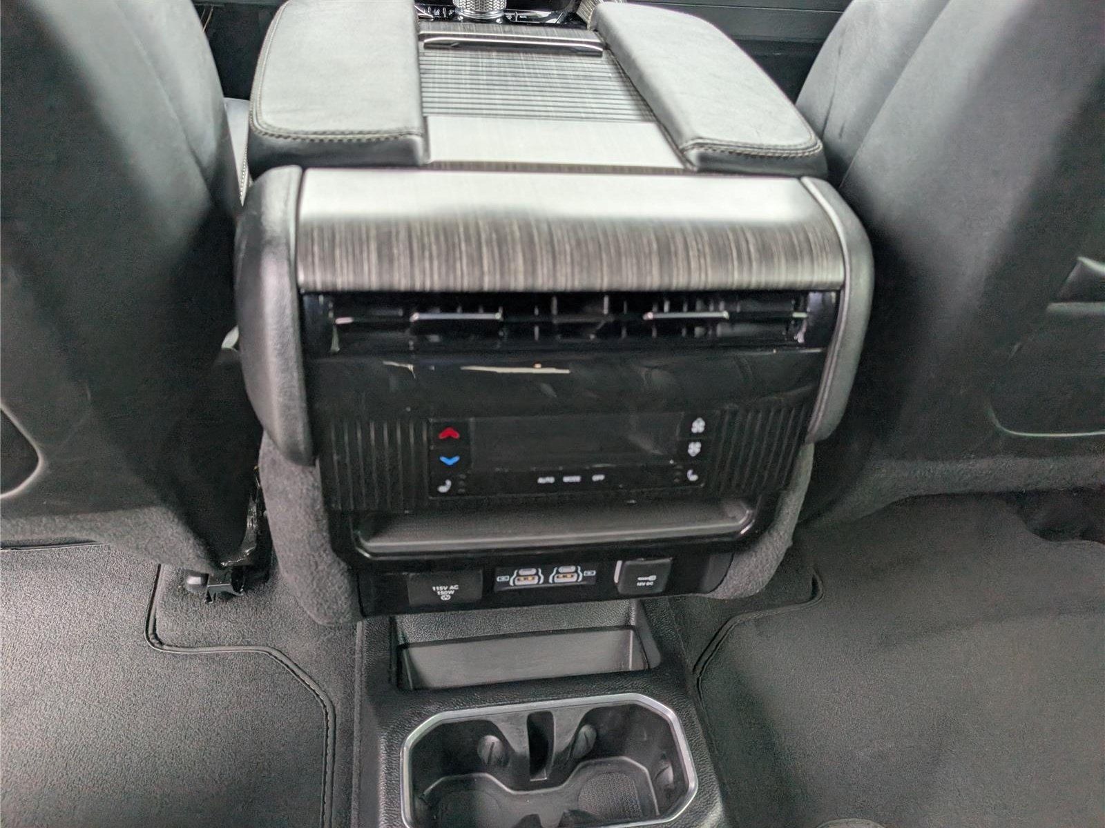 Used 2024 Jeep Wagoneer Series II AWD/4WD image 21