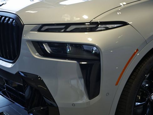 New 2026 BMW X7 xDrive40i w/ M Sport Package image 13
