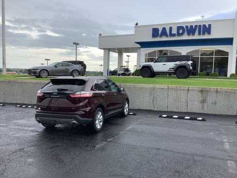 Used 2022 Ford Edge Titanium w/ Equipment Group 301A AWD/4WD image 7
