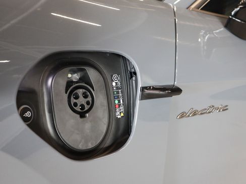 New 2026 Porsche Taycan AWD/4WD image 27