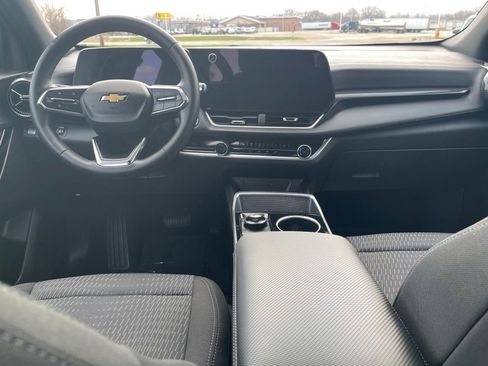 Used 2026 Chevrolet Equinox LT image 12