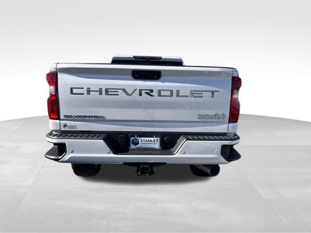 Used 2024 Chevrolet Silverado 2500 High Country w/ High Country Premium Package AWD/4WD image 4