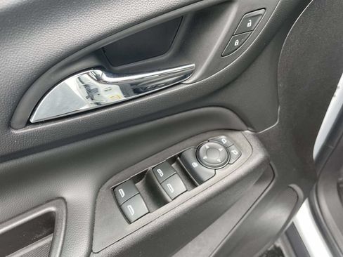 Used 2023 Chevrolet Equinox LT AWD/4WD image 19