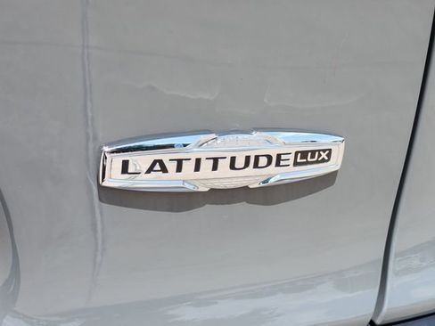 Certified 2022 Jeep Cherokee Latitude Lux AWD/4WD image 12