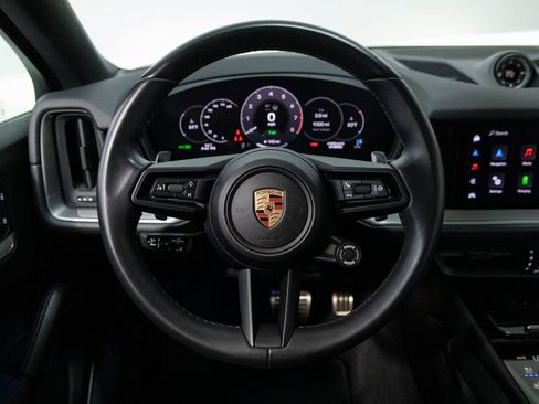 Certified 2025 Porsche Cayenne S AWD/4WD image 22