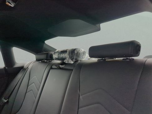 Used 2025 BMW 228i xDrive w/ Premium Package image 10