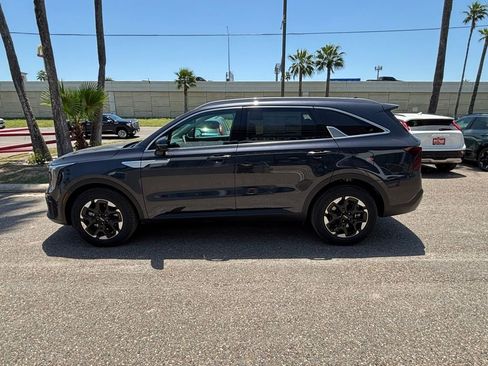 New 2025 Kia Sorento S w/ Panoramic Sunroof Package image 4