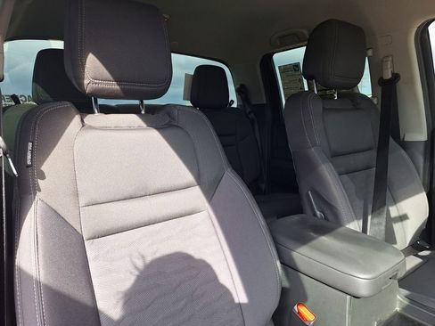 Used 2024 Nissan Frontier SV image 26