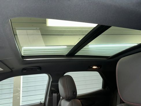 Certified 2023 Chevrolet TrailBlazer RS w/ Sun and Liftgate Package image 7